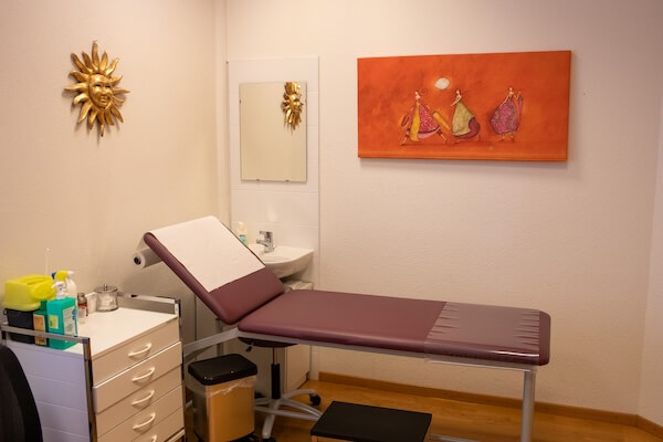 Salle de consultation dans un cabinet médical à Genève